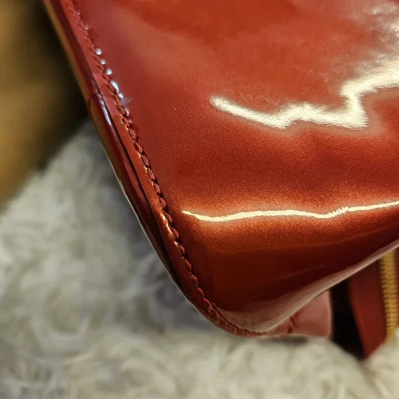 Elegant Red Designer Handbag - Picture 5 of 15